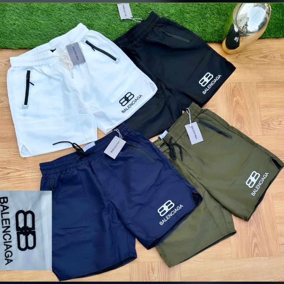 Clothes - Picture 3 of 4